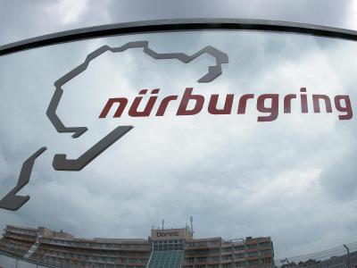 Der Nürburgring in der Eifel gehört zu den traditionsreichen Rennstrecken in Deutschland. Foto: Roland Weihrauch Nürburgring