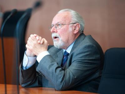 Der ehemalige Direktor des hessischen Verfassungsschutzes, Lutz Irrgang vor dem NSU- Untersuchungsausschuss. Foto: Maurizio Gambarini/Archiv Lutz Irrgang