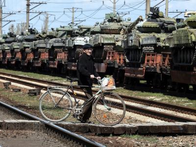 Ukrainische Panzer nahe Simferopol. Putin hat einen Teilrückzug russischer Truppen von der Grenze zur Ukraine angeordnet. Foto: Artur Shvarts Ukrainische Panzer