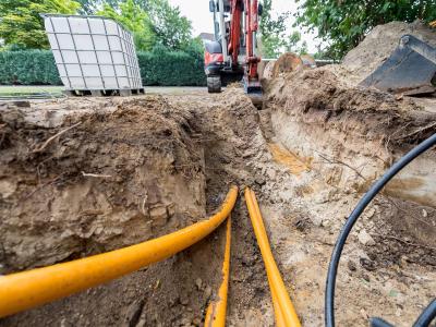 Von 400 Millionen Euro für den Ausbau des flächendeckenden Breitbandnetzes waren im Jahr 2016 nur 3,88 Millionen Euro abgeflossen. Foto: Guido Kirchner Glasfaser-Ausbau
