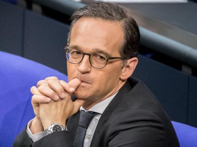 Bundesjustizminister Heiko Maas (SPD) verfolgt im Bundestag die Debatte über das umstrittene Gesetz gegen Hass im Netz. Foto: Michael Kappeler Heiko Maas