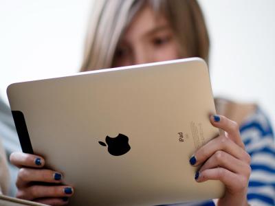 Die Firmen sind dabei, die Lücke so gut es geht mit Software-Aktualisierungen zu stopfen. Foto: Bernd von Jutrczenka iPad