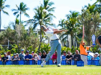 US-PGA-Tour: US-Profigolfer John Peterson schlägt auf Honolulu am ersten Loch ab. Foto: Glenn Yoza US-PGA-Tour - Honolulu