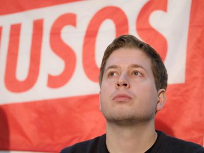 Trotz des Verzichts des scheidenden SPD-Chefs Schulz auf das Amt des Außenministers will Kühnert an der bundesweiten Kampagne gegen die große Koalition festhalten. Foto: Sebastian Willnow Kevin Kühnert