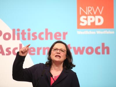 Die designierte SPD-Chefin Andrea Nahles beim politischen Aschermittwoch der SPD in Schwerte. Es ist ihr erster Auftritt nach dem Koalitions- und SPD-Chaos. Foto: Ina Fassbender Andrea Nahles