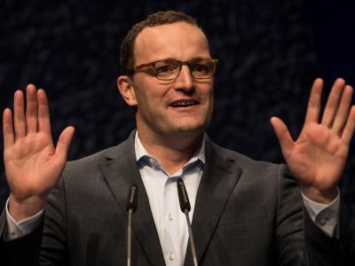 Mit Hartz IV hat «jeder das, was er zum Leben braucht», meint Jens Spahn. Foto: Monika Skolimowska Jens Spahn