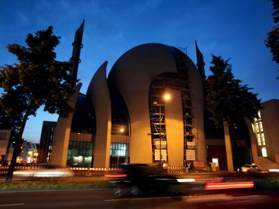 Moschee in Köln. Zum Ramadan laden die Islamverbände wieder allabendlich in die Moscheegemeinden ein. Moschee in Köln
