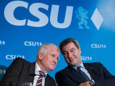 Betont gelassen angesichts der katastrophalen Umfragewerte: CSU-Chef Horst Seehofer und der bayerische Ministerpräsident Markus Söder. CSU-Vorstand