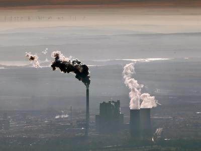 Deutschland hatte sich zum Ziel gesetzt, bis 2020 den CO2-Ausstoß im Vergleich zu 1990 um 40 Prozent zu reduzieren. Dies aber gilt als nicht mehr erreichbar. Braunkohlekraftwerk