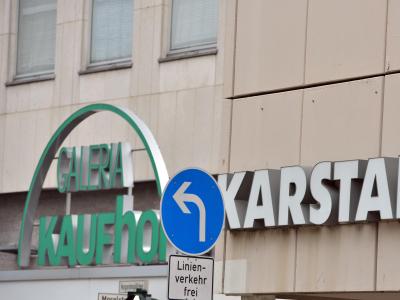 Karstadt und Kaufhof auf Tuchfühlung: In Trier sind die ehemaligen Konkurrenten nahe beieinander. Karstadt und Kaufhof