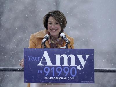 Amy Klobuchar gab ihre Kandidatur im verschneiten Minneapolis bekannt. Amy Klobuchar