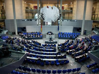 Der Gesetzesvorschlag von Innenminister Seehofer stößt bei der Opposition im Bundestag auf Kritik. Bundestag