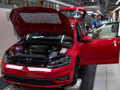 Volkswagen kam als bester deutscher Konzern mit knapp 14 Milliarden Euro auf Platz 25. Volkswagen