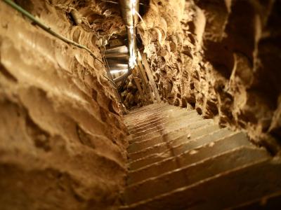 Blick in einen von der libanesischen Hisbollah gegrabenen Tunnel, der von den israelischen Streitkräften im Norden von Israel nahe der libanesischen Grenze entdeckt wurde. Hisbollah-Tunnel