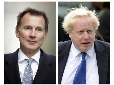 Außenminister Jeremy Hunt (l) und sein Amtsvorgänger Boris Johnson müssen sich nun dem Votum der 160.000 Parteimitglieder stellen. Hunt vs. Johnson