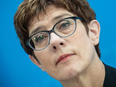 CDU-Chefin Annegret Kramp-Karrenbauerie wechselt nun doch ins Kabinett und wird Verteidigungsministerin. Annegret Kramp-Karrenbauer