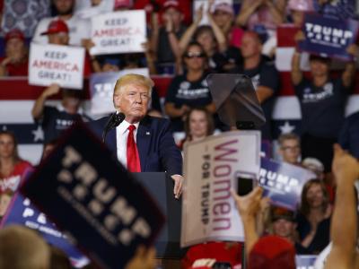 Donald Trump bei der Wahlkampfkundgebung, auf der seine Anhänger am Mittwoch «Schickt sie zurück!» skandiert hatten. Wahlkampf in den USA