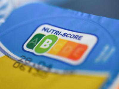 Der sogenannte «Nutri-Score» auf einer Packung Joghurt. Nährwert-Logo