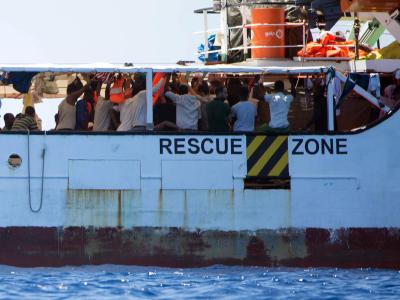 Aus dem Meer gerettete Migranten auf dem Deck des Rettungsschiffes «Open Arms». «Open Arms»
