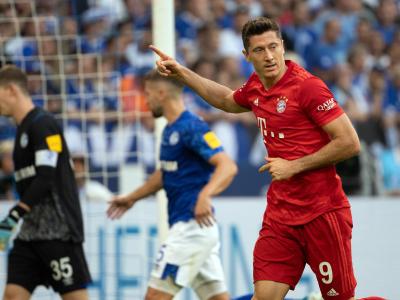 Derzeit nicht zu stoppen: Bayerns Lewandowski erzielt drei Tore gegen den FC Schalke 04. Dreierpacker