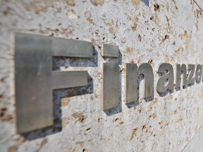 Bei «Cum-Ex» nutzten Investoren eine Gesetzeslücke, um den Staat um Milliardensummen zu prellen. "Finanzen"