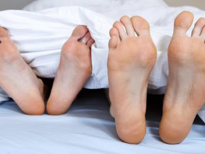 Von wegen wenig Bindung, viele Chancen: Laut Studie haben Singles am wenigsten Sex. Nebeneinander