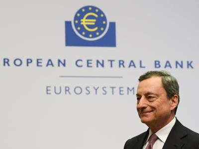 Kurz vor Ende seiner Amtszeit hat EZB-Präsident Mario Draghi noch einmal höhere Strafzinsen für Banken und frische Milliarden für Anleihenkäufe durchgesetzt. Mario Draghi