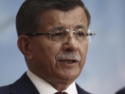 Ahmet Davutoglu, früherer Premierminister der Türkei, erklärt während einer Pressekonferenz seinen Austritt aus der Regierungspartei AKP von Präsident Erdogan. Ex-Premier Davutoglu