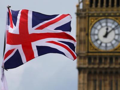 Der Union Jack weht vor Big Ben in London. Die Debatte um den Brexit hat das Land so gespalten, wie sonst kein anderes Thema seit Jahrzehnten. Union Jack