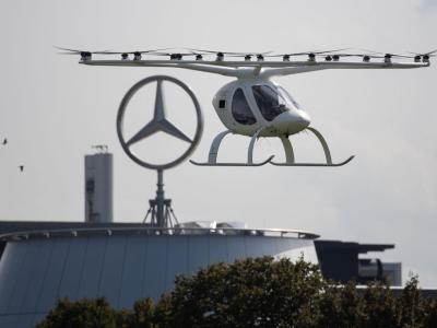 Ein sogenannter Volocopter bei einem Testflug in Stuttgart. Volocopter in Stuttgart