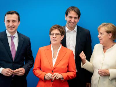 Klimaschutz ist kein Widerspruch zu vernünftiger Wirtschaftspolitik und sozialer Sicherheit, so CDU-Generalsekretär Ziemiak (l). CDU-Bundesvorstand