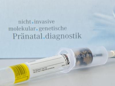 Ein «Praena-Test» der Firma LifeCodexx wird vorgestellt. Die Tests sollen über eine vorgeburtliche Blutentnahme Aufschluss über eine mögliche Erkrankung des Kindes an Trisomie 21 geben. Down-Syndrom-Bluttest