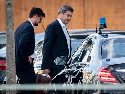 Auf dem Weg zur Arbeit: Bayerns Ministerpräsident Markus Söder (CSU) kommt zum Koalitionsausschuss ins Bundeskanzleramt. Markus Söder