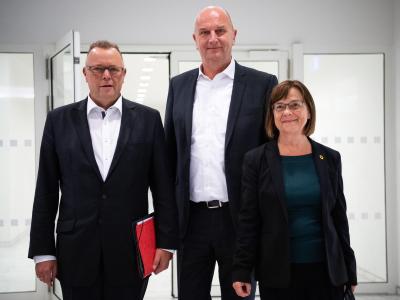 Bereit zu Koalitionsverhandlungen: Dietmar Woidke (M.), Ministerpräsident und Brandenburger SPD-Chef, Grünen-Fraktionschefin Ursula Nonnemacher und Michael Stübgen, kommissarischer Vorsitzender der CDU Brandenburg. Koalitionsverhandlungen