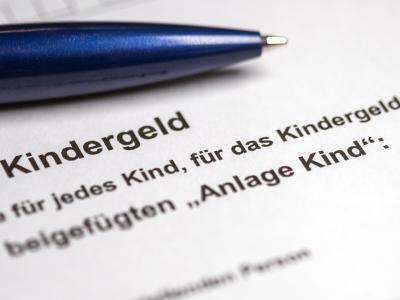 Das bisherige Kindergeld soll mit dem weniger verbreiteten Kinderzuschlag zusammengeführt werden. Kindergeld