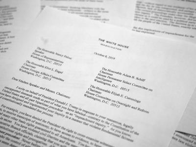 Ein Brief von Pat Cipollone, dem Rechtsberater des Weißen Hauses. Das Weiße Haus verweigert bei den Ermittlungen gegen Präsident Donald Trump in der Ukraine-Affäre jede Kooperation mit dem US-Repräsentantenhaus. Schreiben