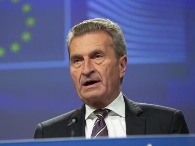 Günther Oettinger (CDU), der scheidende deutsche EU-Kommissar, spricht während einer Pressekonferenz über die Haushaltsplanungen für die Zeit 2021 bis 2027. EU-Haushalt