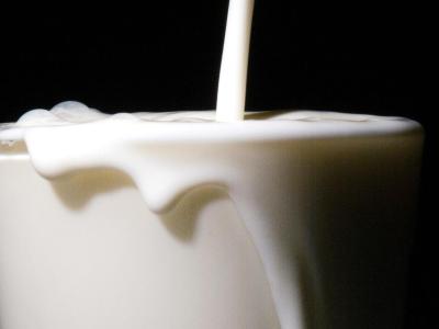 Das Deutsche Milchkontor (DMK) und das Unternehmen Fude + Serrahn haben den Artikel «Frische Fettarme Milch 1,5 % Fett» im Ein-Liter-Pack zurückgerufen. Warenrückruf