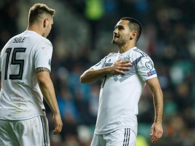 Sorgte in Estland für Gesprächsstoff: Ilkay Gündogan (r). Ilkay Gündogan