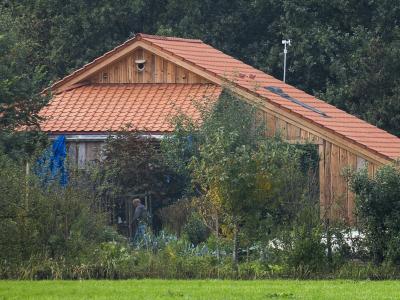 Im Keller des abgelegenen Bauernhofs soll eine Familie jahrelang völlig isoliert gehaust haben. Bauernhof
