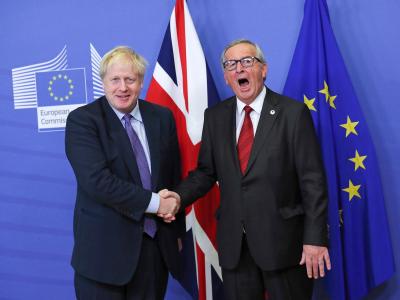 Großbritanniens Premierminister Boris Johnson (l) und EU-Kommissionspräsident Jean-Claude Juncker. Brüchiger Deal