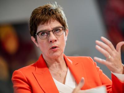 Laut Verteidigungsministerin Annegret Kramp-Karrenbauer beeinträchtigt die Situation in Syrien die Sicherheitsinteressen Europas und Deutschlands massiv. Annegret Kramp-Karrenbauer