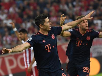 Matchwinner in Piräus: Doppeltorschütze Robert Lewandowski (l) und Thomas Müller. Führung