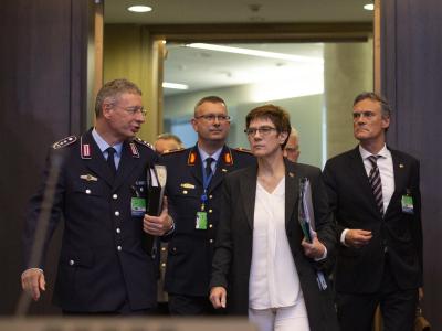 Annegret Kramp-Karrenbauer beim Treffen der Nato-Verteidigungsminister in Brüssel. Kramp-Karrenbauer bei der Nato