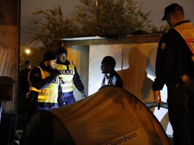 Einsatz im Flüchtlingscamp: Momentaufnahme aus dem Pariser Vorort Saint-Denis. Camp wird geräumt