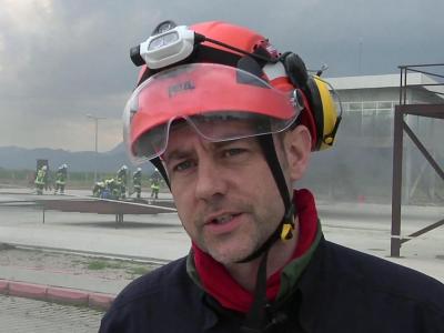 James Le Mesurier, Gründer der syrischen Rettungsorganisation Weißhelme, bei einem Gespräch mit Journalisten bei einer Übung in der Südtürkei. James Le Mesurier