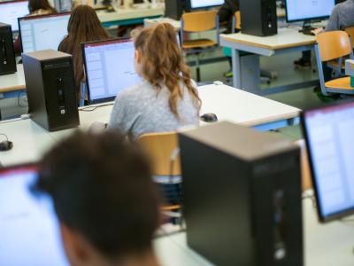 IT-Unterricht an einer Schule in Baden-Württemberg. IT-Unterricht