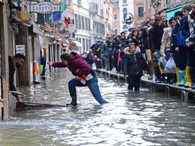 Die Lage in der weltberühmten Lagunenstadt ist weiterhin angespannt. Überschwemmung in Venedig