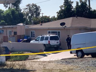 Ermittler der Polizei vor dem Wohnhaus in San Diego. Bluttat in San Diego