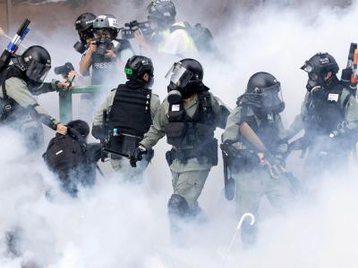 Tränengaseinsatz im zentralen Hongkonger Stadtteil Kowloon. Tränengaseinsatz